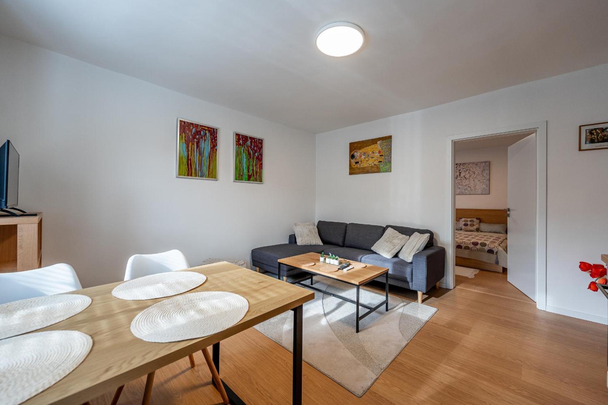 3 Room Private Flat Kosice City Center Fresh And New! Ngoại thất bức ảnh